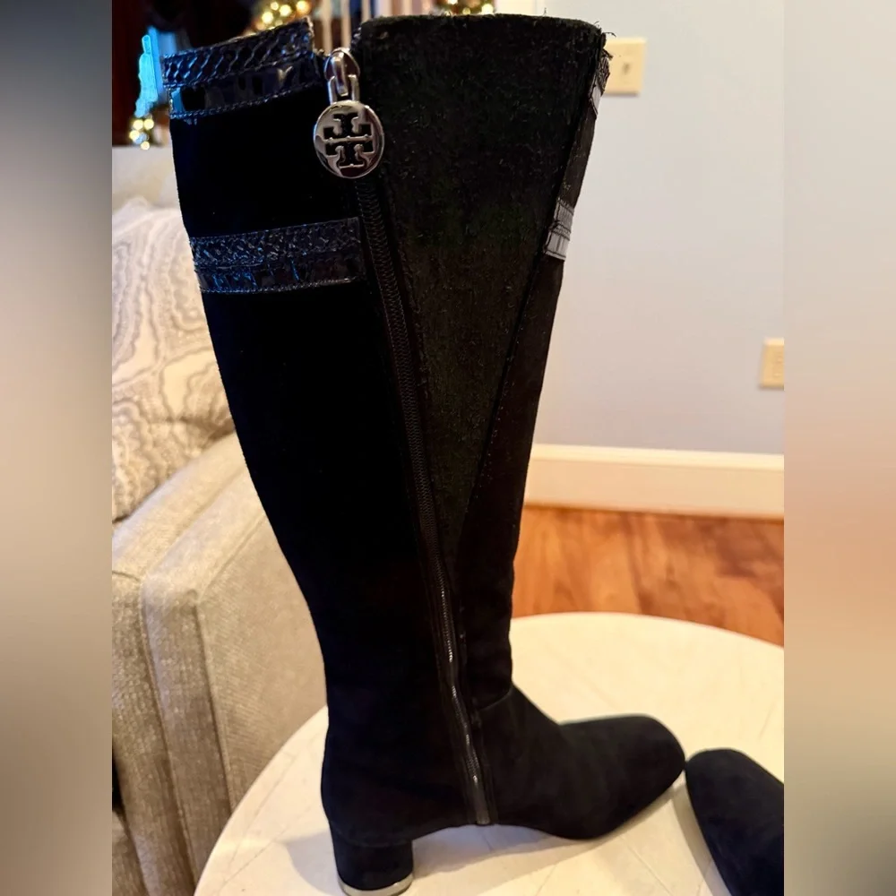 Tory Burch Sabina Suede Logo Boots Size 9 🖤🖤🖤 - Picture 5 of 9